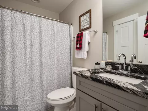 Bath - 221 Lakeview Ave, Edgewater, MD 21037 photo 3 of 3
