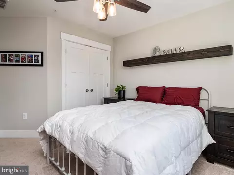 Bedroom - 221 Lakeview Ave, Edgewater, MD 21037 photo 4 of 4