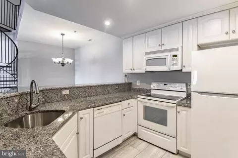 803 Latchmere Ct #301, Annapolis, MD 21401 photo 2