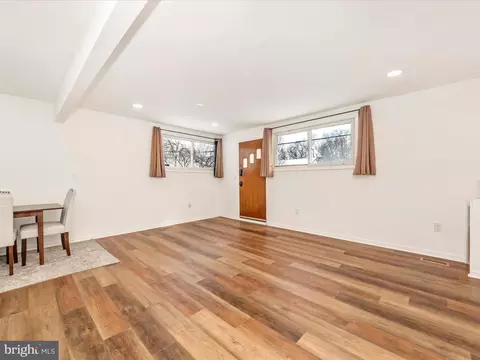 492 Bruce Ave, Odenton, MD 21113 photo 9