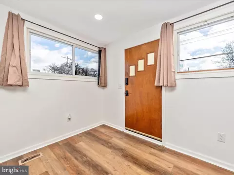 492 Bruce Ave, Odenton, MD 21113 photo 3