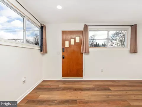 492 Bruce Ave, Odenton, MD 21113 photo 2