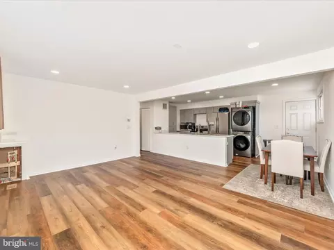 492 Bruce Ave, Odenton, MD 21113 photo 6