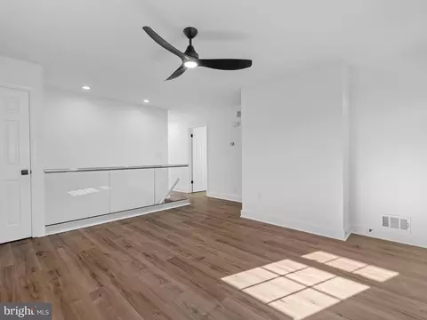 7746 Glen Ave, Pasadena, MD 21122 photo 5