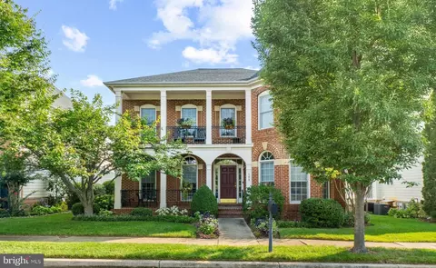 758 Pearson Point Pl, Annapolis, MD 21401