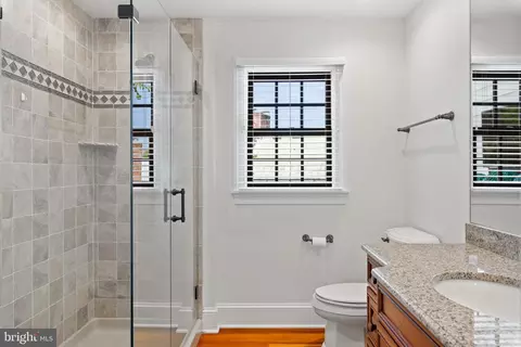 Bath - 40 Cornhill St, Annapolis, MD 21401 photo 2 of 6