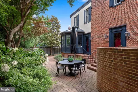 Exterior - 40 Cornhill St, Annapolis, MD 21401 photo 7 of 9