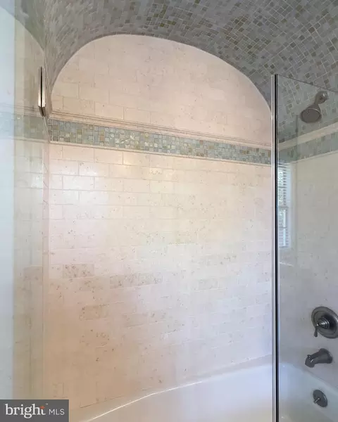 Bath - 40 Cornhill St, Annapolis, MD 21401 photo 1 of 6