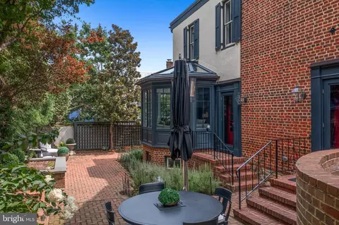Exterior - 40 Cornhill St, Annapolis, MD 21401 photo 5 of 9