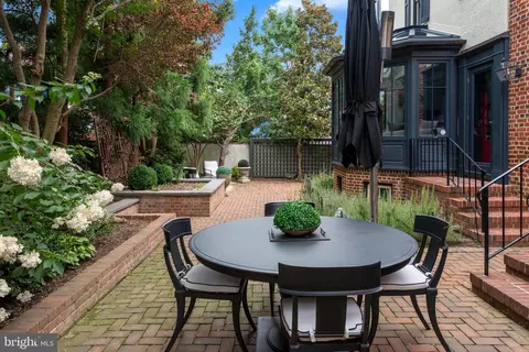 Exterior - 40 Cornhill St, Annapolis, MD 21401 photo 6 of 9
