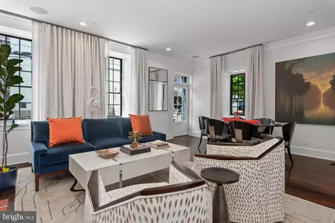 Living - 40 Cornhill St, Annapolis, MD 21401 photo 1 of 2