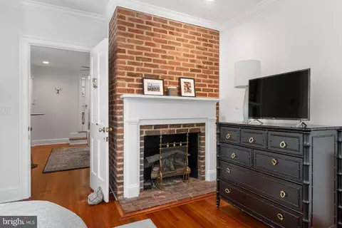 Bedroom - 40 Cornhill St, Annapolis, MD 21401 photo 2 of 7