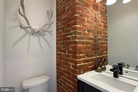 Bath - 40 Cornhill St, Annapolis, MD 21401 photo 5 of 6