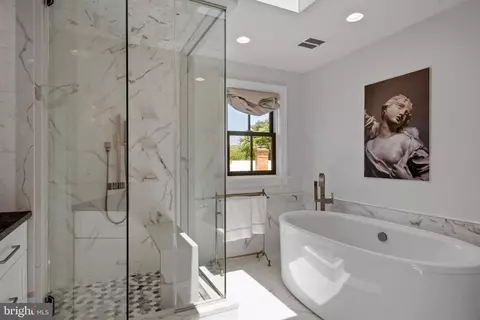 Bath - 40 Cornhill St, Annapolis, MD 21401 photo 4 of 6