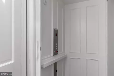Entry Way - 40 Cornhill St, Annapolis, MD 21401 photo 1 of 5