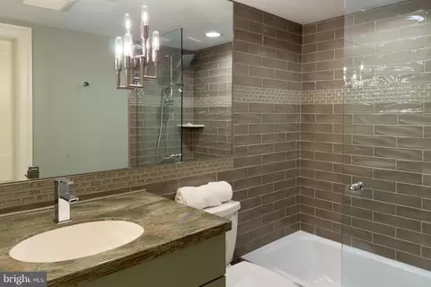 Bath - 40 Cornhill St, Annapolis, MD 21401 photo 6 of 6