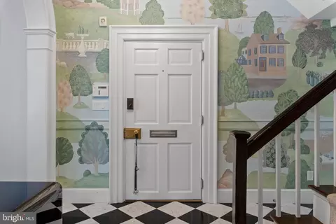Entry Way - 40 Cornhill St, Annapolis, MD 21401 photo 2 of 5