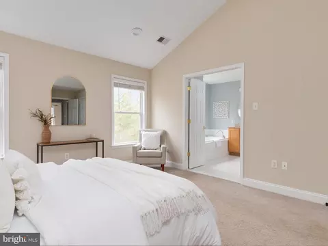 Bedroom - 857 Thicket Ct, Odenton, MD 21113 photo 2 of 5