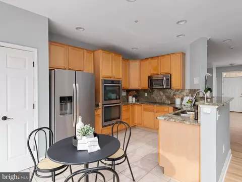 Kitchen - 857 Thicket Ct, Odenton, MD 21113 photo 1 of 4