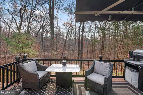 Exterior - 857 Thicket Ct, Odenton, MD 21113 photo 4 of 6