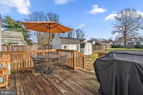 Exterior - 7737 W Shore Rd, Pasadena, MD 21122 photo 3 of 6