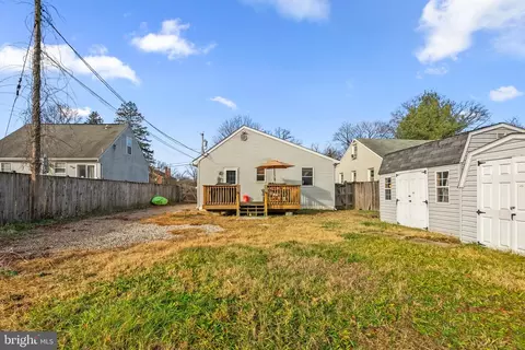 Exterior - 7737 W Shore Rd, Pasadena, MD 21122 photo 4 of 6