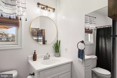 Bath - 7737 W Shore Rd, Pasadena, MD 21122 photo 1 of 1