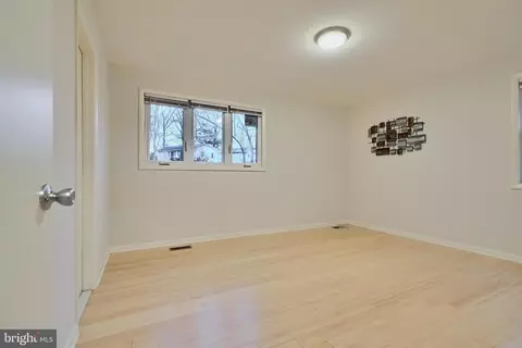 542 Williamsburg Ln, Odenton, MD 21113 photo 17