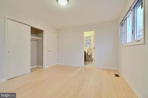 542 Williamsburg Ln, Odenton, MD 21113 photo 22