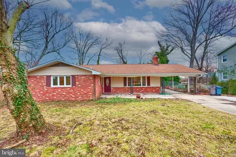 542 Williamsburg Ln, Odenton, MD 21113 photo 2