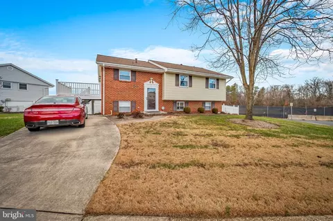 550 Lanny Ct, Millersville, MD 21108