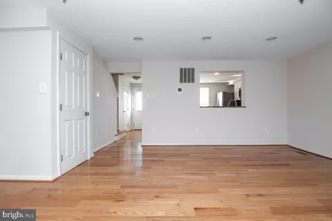Living - 1206 Quaker Ridge Dr, Arnold, MD 21012 photo 1 of 4
