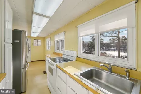 7712 Edgewood Ave, Pasadena, MD 21122 photo 11