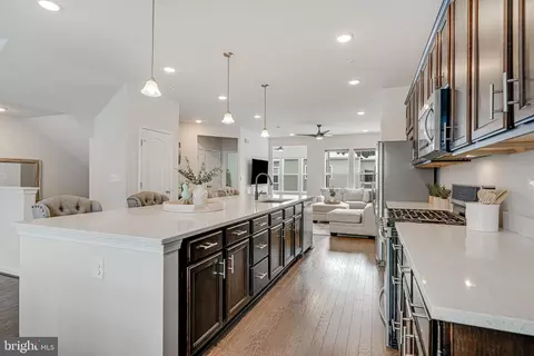 8328 Meadowood Dr, Hanover, MD 21076 photo 17
