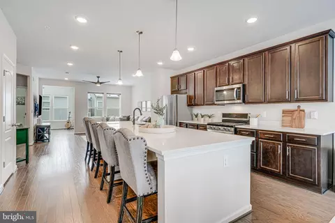 8328 Meadowood Dr, Hanover, MD 21076 photo 18