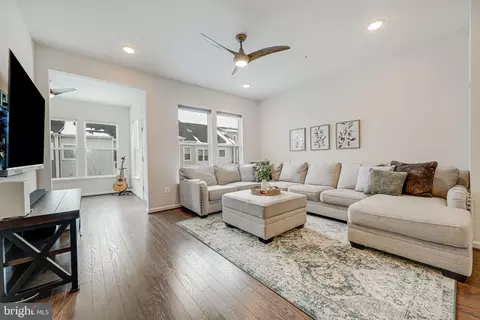 8328 Meadowood Dr, Hanover, MD 21076 photo 24