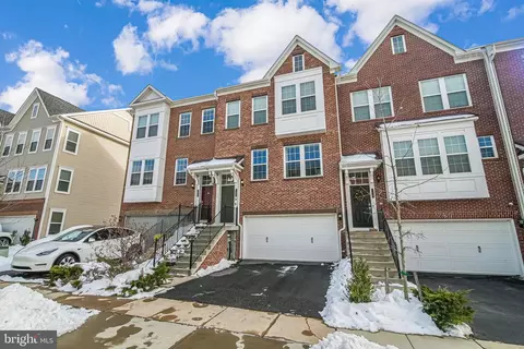 8328 Meadowood Dr, Hanover, MD 21076 photo 2