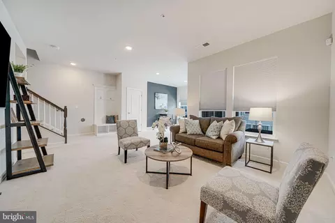 8328 Meadowood Dr, Hanover, MD 21076 photo 10