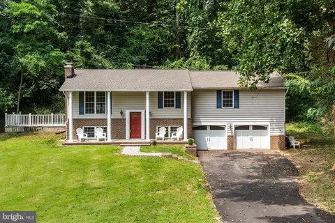 88 Chautaugua Rd, Arnold, MD 21012