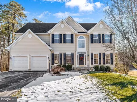 2100 Black Pine Ct, Severn, MD 21144