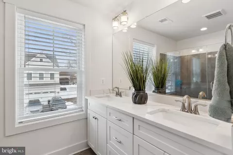 Bath - 1209 Avalon Blvd, Shady Side, MD 20764 photo 1 of 2