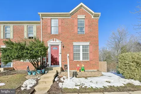 156 Foxchase Dr, Glen Burnie, MD 21061