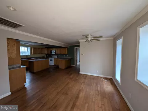 Living - 219 Circle Rd, Pasadena, MD 21122 photo 3 of 3