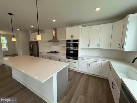 1182 Central Ave E, Edgewater, MD 21037 photo 4