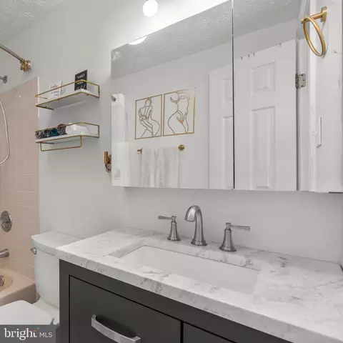 Bath - 760 Willowby Run, Pasadena, MD 21122 photo 1 of 3