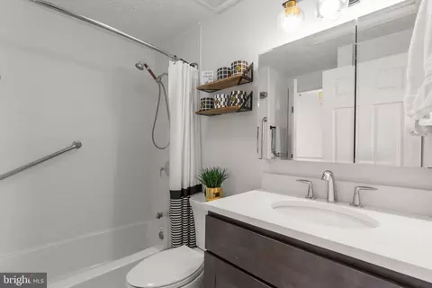 Bath - 760 Willowby Run, Pasadena, MD 21122 photo 2 of 3
