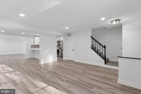 Entry Way - 8533 Skipjack Pl, Pasadena, MD 21122 photo 2 of 9