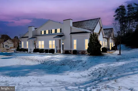 131 Jacobia Dr #H-4, Pasadena, MD 21122