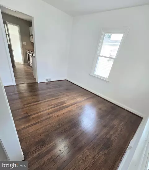 Entry Way - 2 Circle, Linthicum Heights, MD 21090 photo 2 of 3