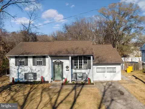 916 Sunny Brook Dr, Glen Burnie, MD 21060